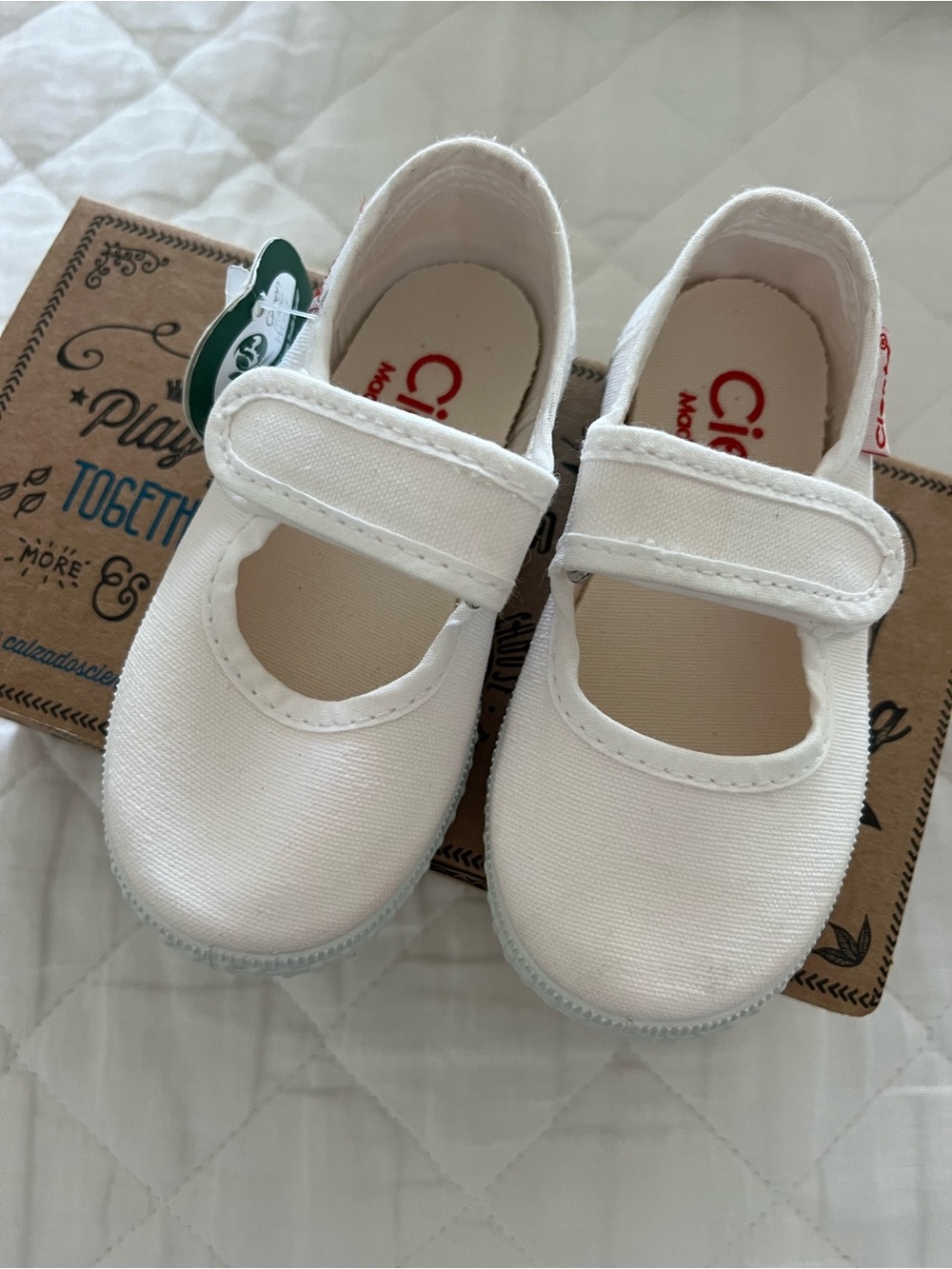 Cienta White Canvas Mary Jane Toddler Shoes